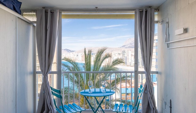 Studio Apartment "Casita Bonita" with Sea View, Shared Pool & A/C