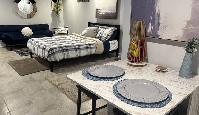 Studio apartment free parking