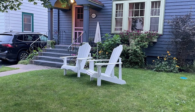 Studio apartment in historic home in walkable west Halifax