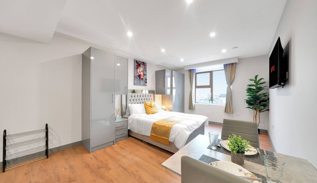 Studio Apartment in London - Ilford, East London