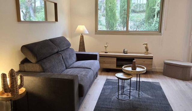 STUDIO APARTMENT IN MOUGINS