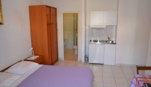 Studio apartment in Povlja with Seaview, Terrace, Air condition, WIFI (3365-1)