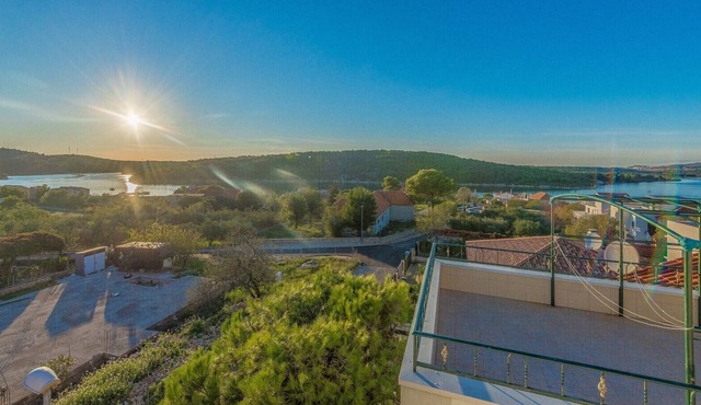 Studio Apartment Ivic A4 with balcony
