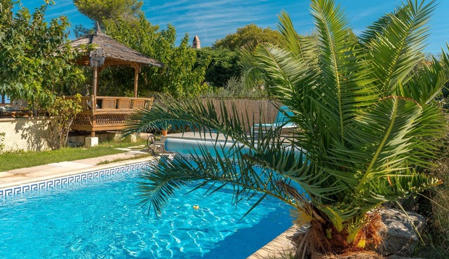 Studio Apartment 'La Dolce Vita 2' with Shared Pool, Private Terrace and Air Conditioning