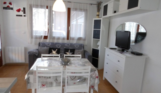 Studio Apartment 'La Joue Du Loup' with Mountain View, Shared Pool and Shared Garden