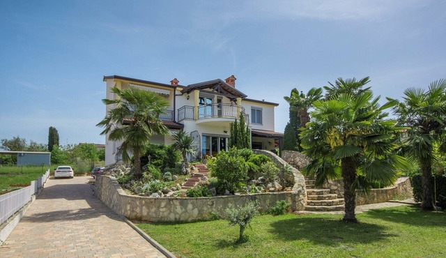 Studio Apartment Ljiljana II with Balcony and Sea View