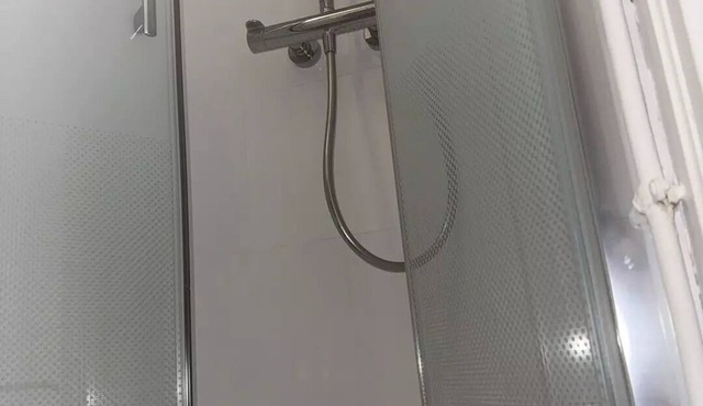 Studio Apartment - Newly Renovated - Ground Floor