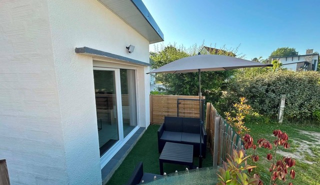 Studio apartment on the first floor with outdoor area and parking space
