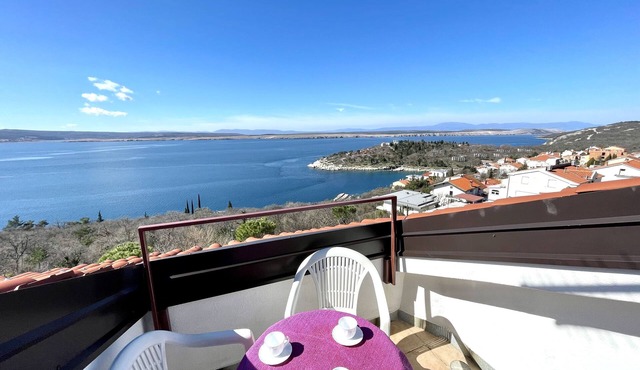 studio apartment with sea view