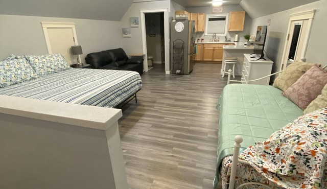 Studio apt close to state capitol, lake access & tourist attractions