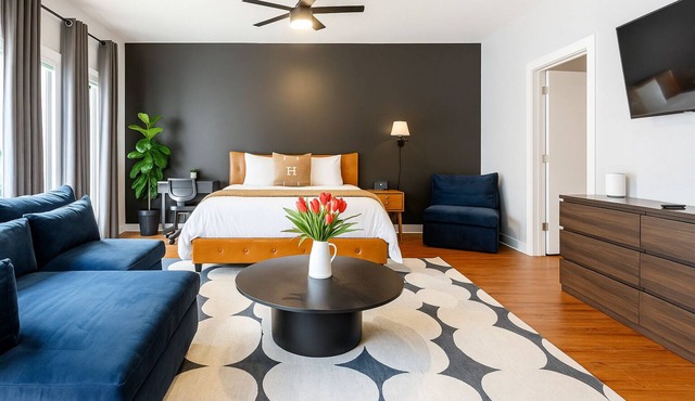 Studio Apt King Bed | Atlanta Beltline Eastside Trail