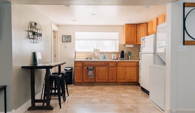 Studio Apt Perfect Location Near USU and Downtown!