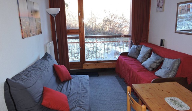 Studio Arc 2000, 4/5 persons, residence Bel Aval, Charlotte Perriand style.