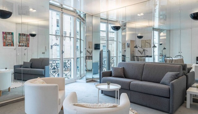 Studio at Jardin du Luxembourg