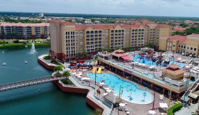 STUDIO AT THE BEAUTIFUL TOWN CENTER RESORT & SPA NEAR DISNEY