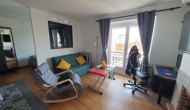 Studio at the foot of the Philharmonic and La Villette