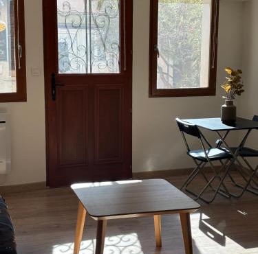 Studio au cœur du vieux village