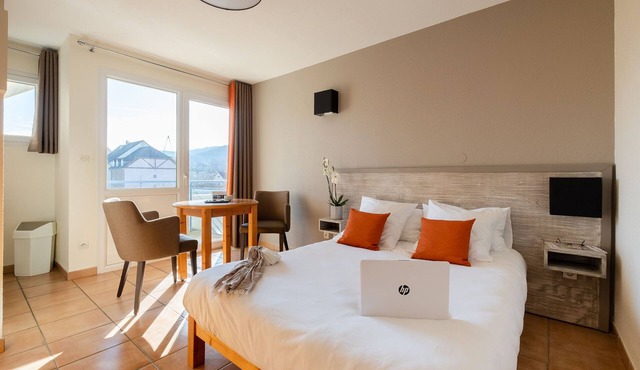 Studio au calme | En bordure du Parc des Bains