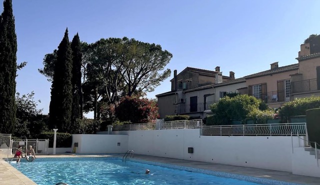 Studio au calme - piscine et tennis - Ideale couple