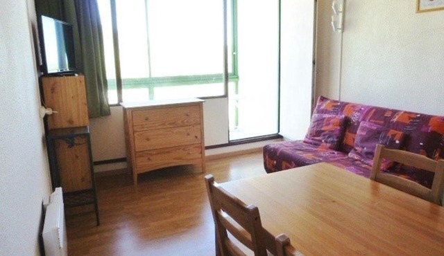 Studio au pied des pistes avec parking et casier à skis, Arette - FR-1-602-9