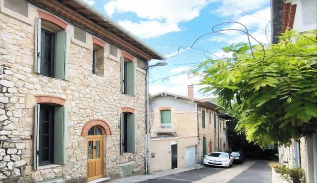 Studio aux Arceaux, sur Jardin, Dans Maison 1900