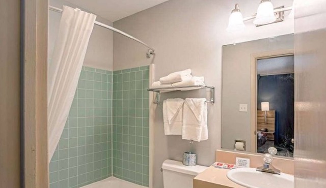 Studio Available in Clinton, IA