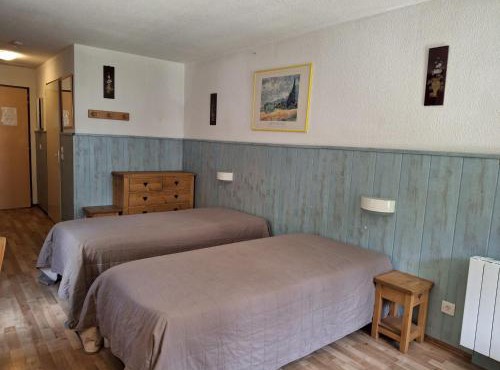 Studio avec balcon, parking et wifi à Brides-les-Bains - FR-1-512-208