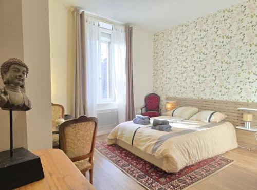 Studio, avec cuisine et salle de bain face au Jardin Massey