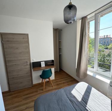 Studio avec WC et SDB privés dans Grande maison à côté du campus Artem - Thermal et Parc des Expos