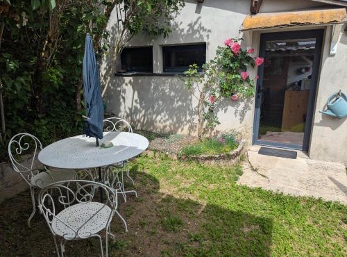 Studio avec jardin et parking proche du centre