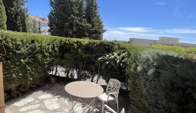 Studio Avec Terrasse, à Vence