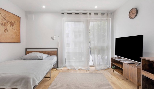 Studio "Ay Homes 09" with Balcony and Wi-Fi in Augsburg