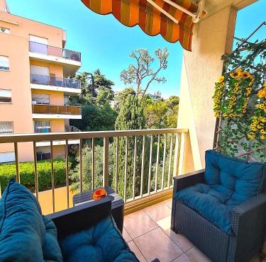 STUDIO BALCON CALME AVEC PARKING 5mn de la MER