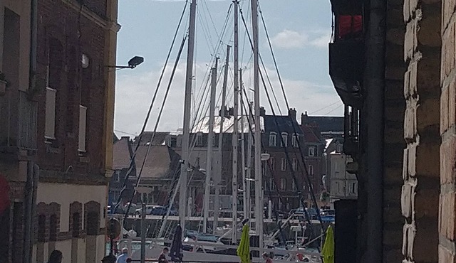 Studio Béthencourt ground floor - WIFI between beach and marina close to restaurants