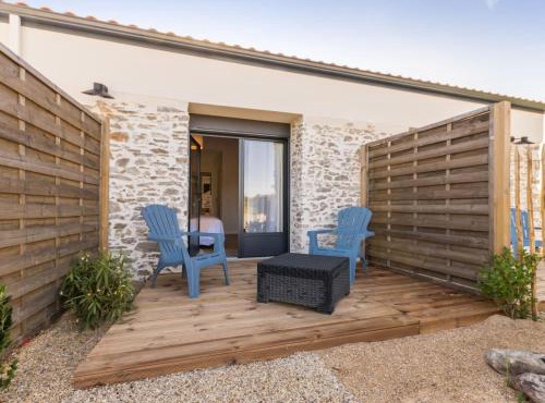 Studio Bohême avec terrasse et parking, à proximité de Planète Sauvage - FR-1-306-1305