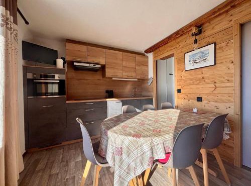 Studio cabine lumineux avec parking à Notre-Dame-de-Bellecombe - FR-1-505-194