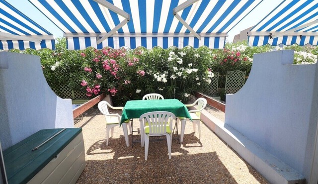 Studio Cabin beautiful terrace swimming pool parking 500m beach