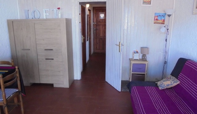 Studio cabin for 4 near the beach