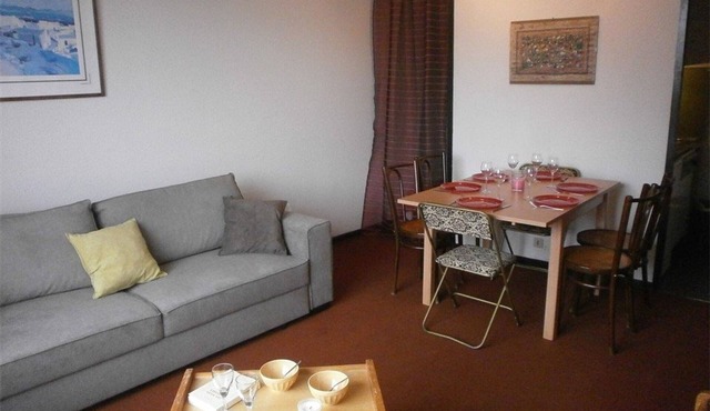 Studio cabin for 6, balcony, equipped kitchen