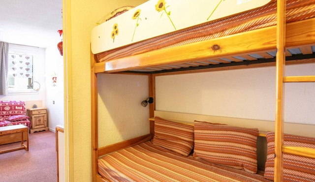 Studio cabin, sleeps 4, balcony