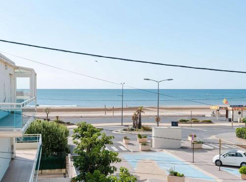 Studio cabine à 20m de la plage avec balcon et parking à Narbonne-Plage - FR-1-409-140