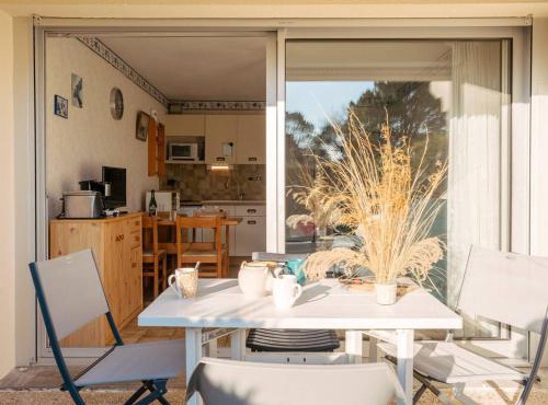 Studio cabine à 50m de la plage avec terrasse et parking, Carnac - FR-1-477-119