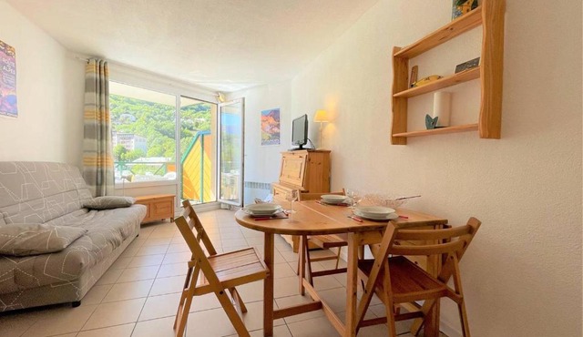 Studio Cabine à Briançon, 27m², Balcon Sud, Vue Panoramique, Proche Commerces et Télécabine - FR-1-330C-133