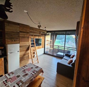 Studio cabine 4 pers Cosy esprit chalet Les glovettes