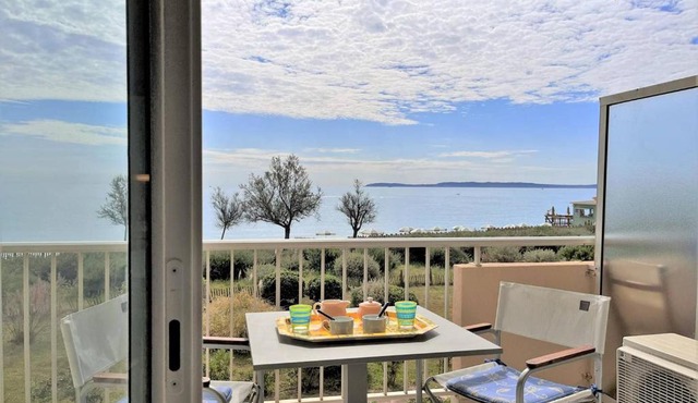 Studio cabine 4 pers, climatisé, parking, plage à pied - Le Lavandou - FR-1-251-509