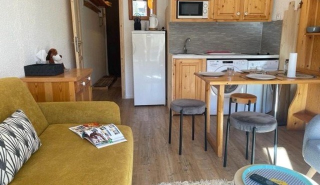 Studio cabine, 4 pers, Risoul, proche commerces, Cuisine équipée, Balcon, Animaux acceptés - FR-1-330-559