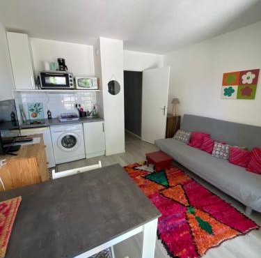 Studio-cabine, accès direct port et plage, les pieds dans l'eau