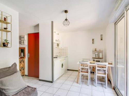 Studio cabine avec parking proche centre Luz-Saint-Sauveur, balcon, pour 4 pers. - FR-1-402-66