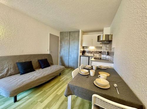 Studio cabine avec piscine, parking privatif, loggia et accès plage à pied - Sainte-Maxime - FR-1-226-534