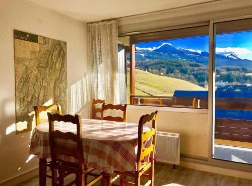 Studio cabine avec balcon, vue montagnes proche centre village - FR-1-515-68